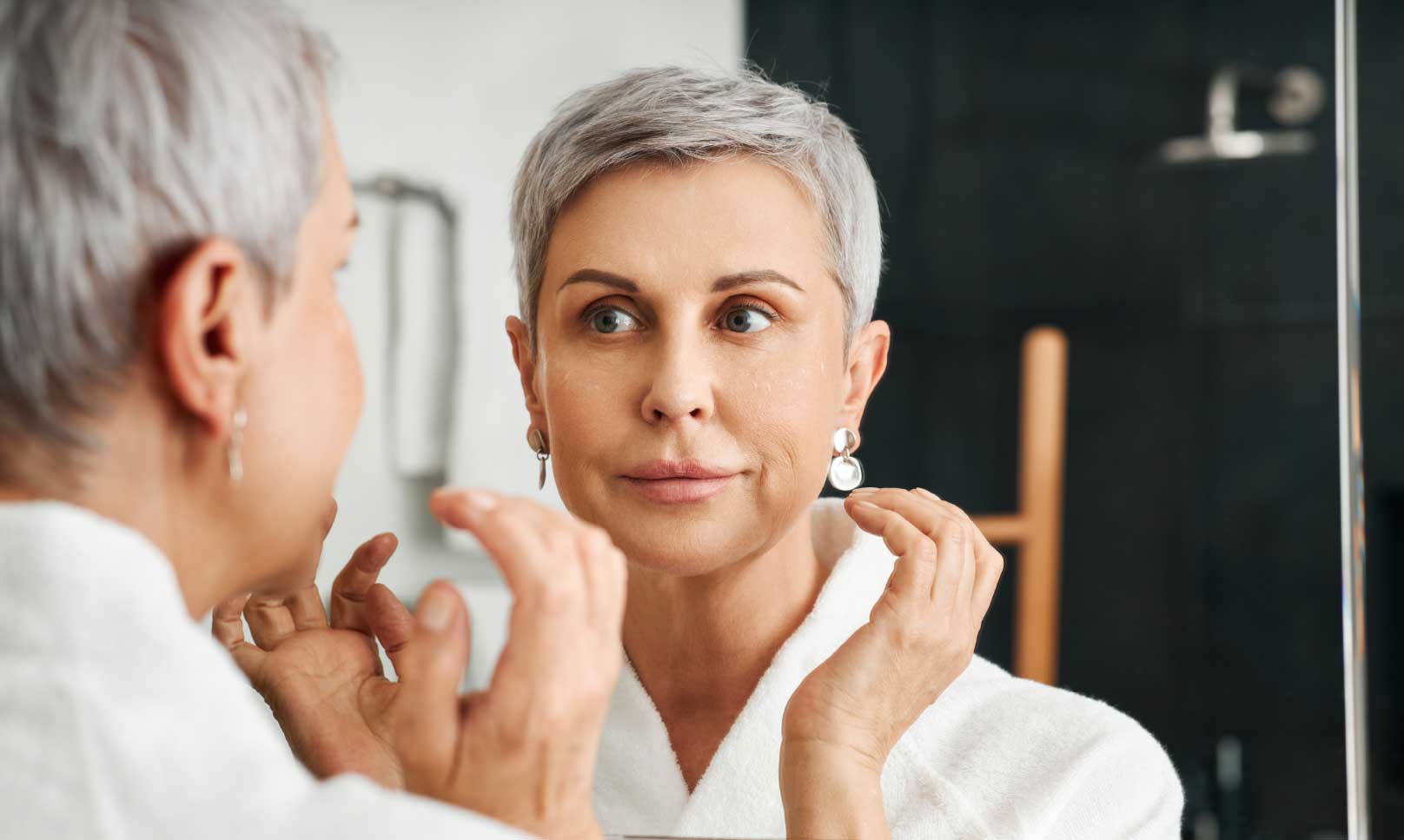 Recupere a firmeza da pele: o que a menopausa faz e como combater